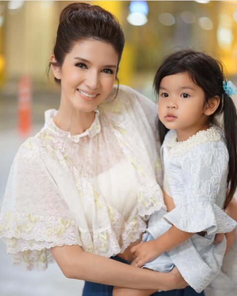 โบว์ แวนด้า น้องมะลิ