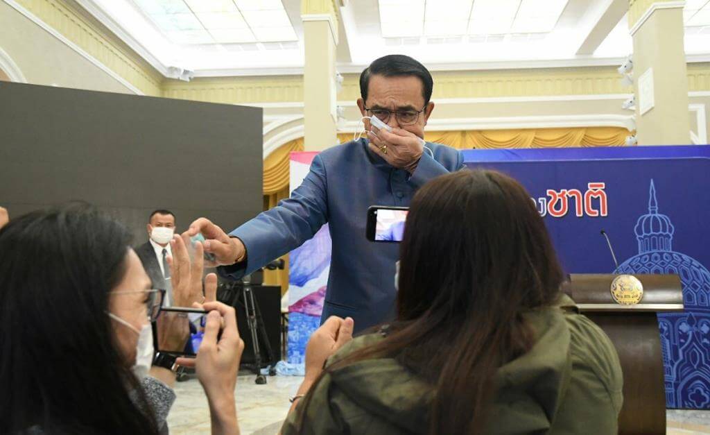 นายกฉีดสเปรย์ใส่นักข่าว