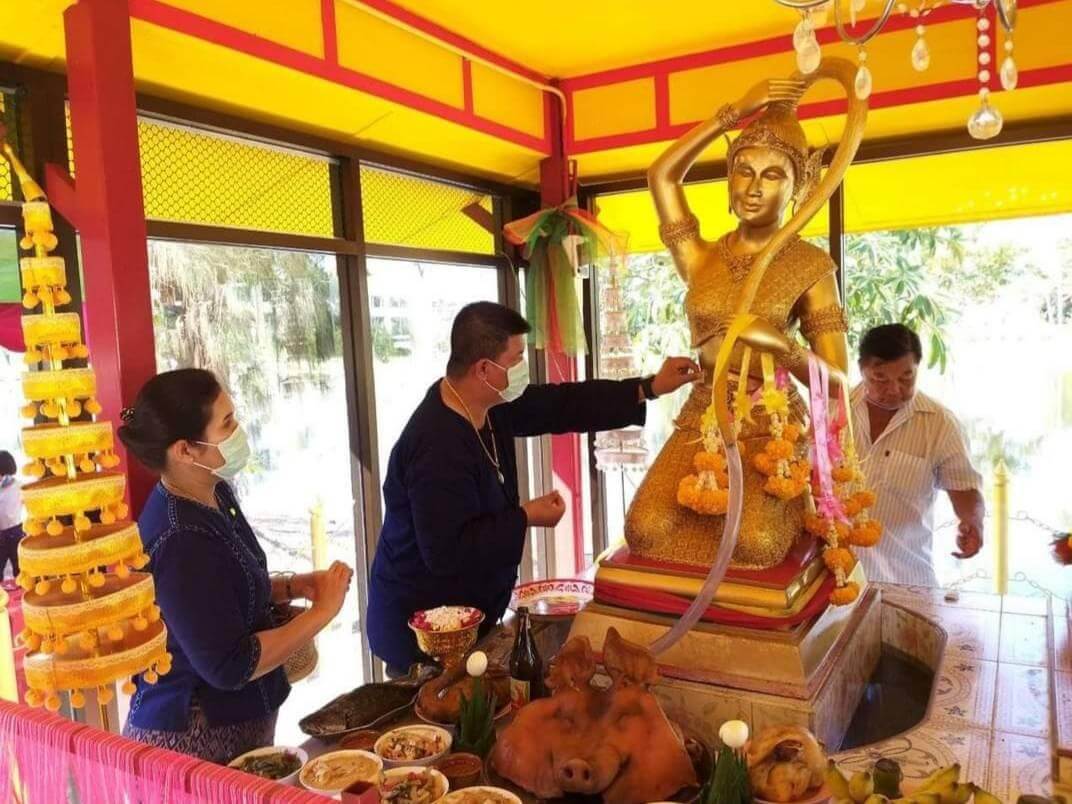พระแม่ธรณีฉะเชิงเทรา