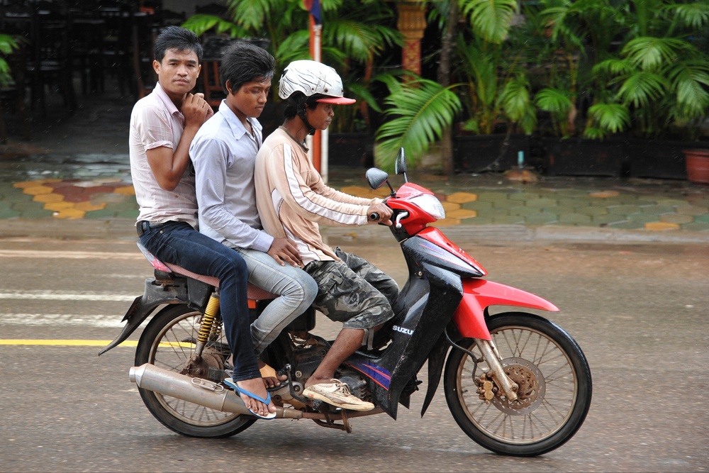 คนขี่มอเตอร์ไซค์