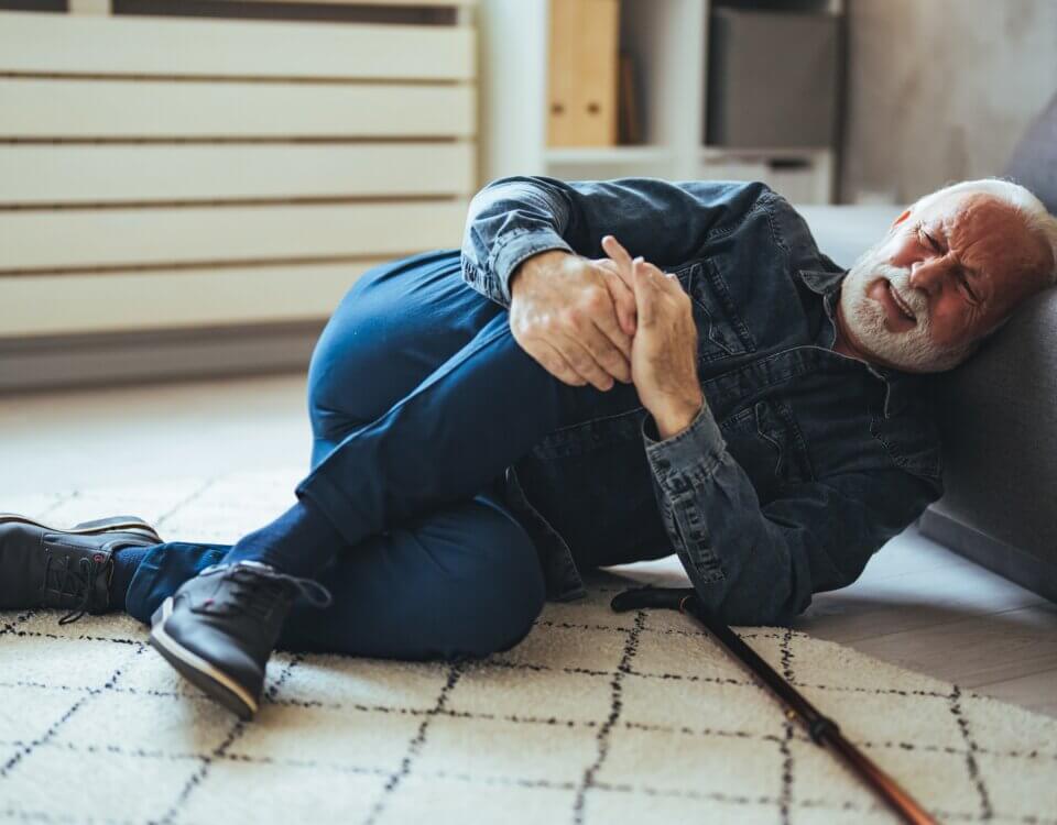 คนตกบันได