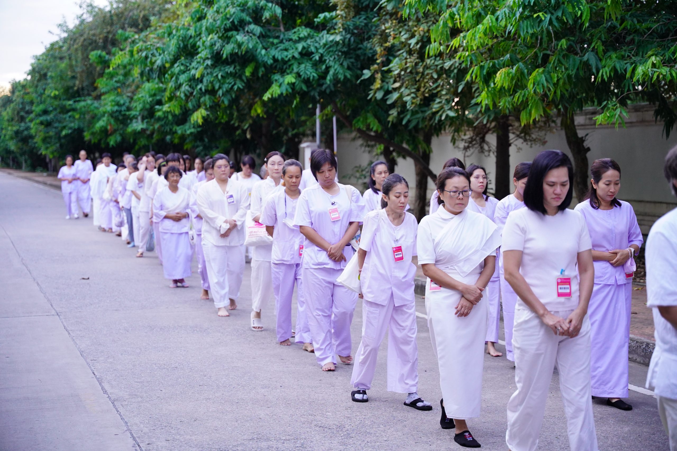 เดินจงกรมที่วัด