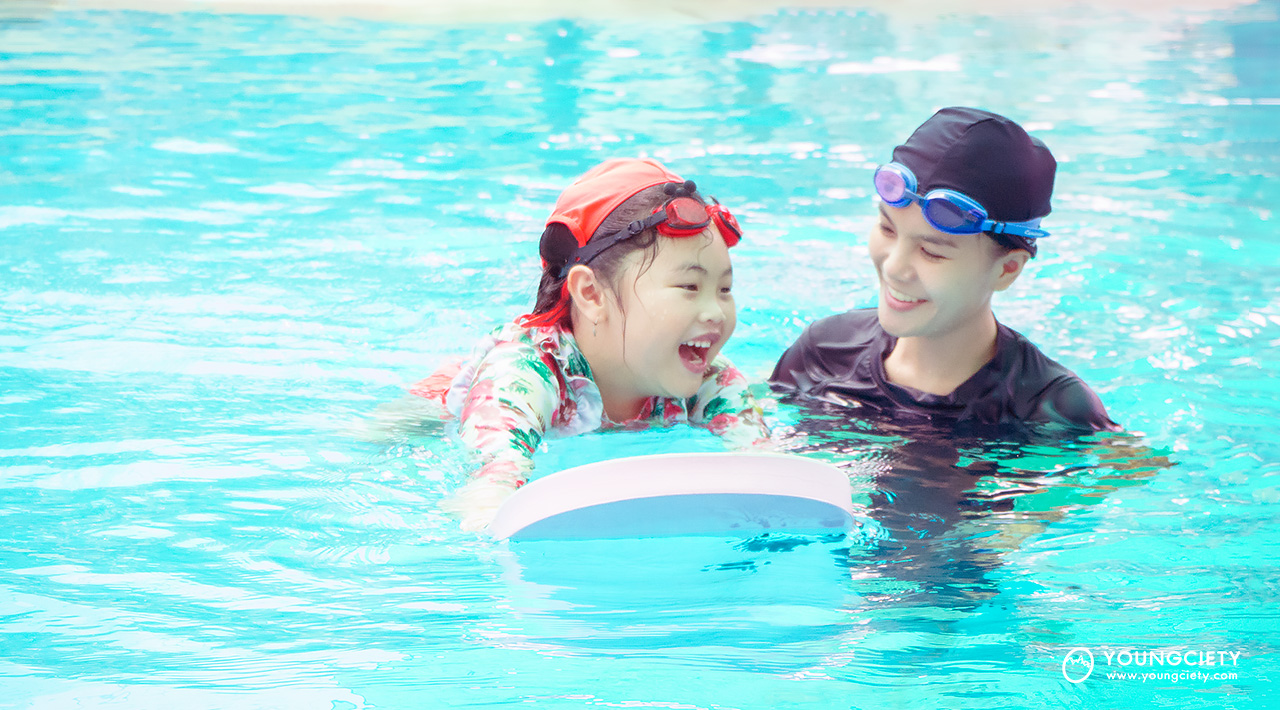 เล่นน้ำ