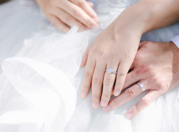 แหวนหมั้น