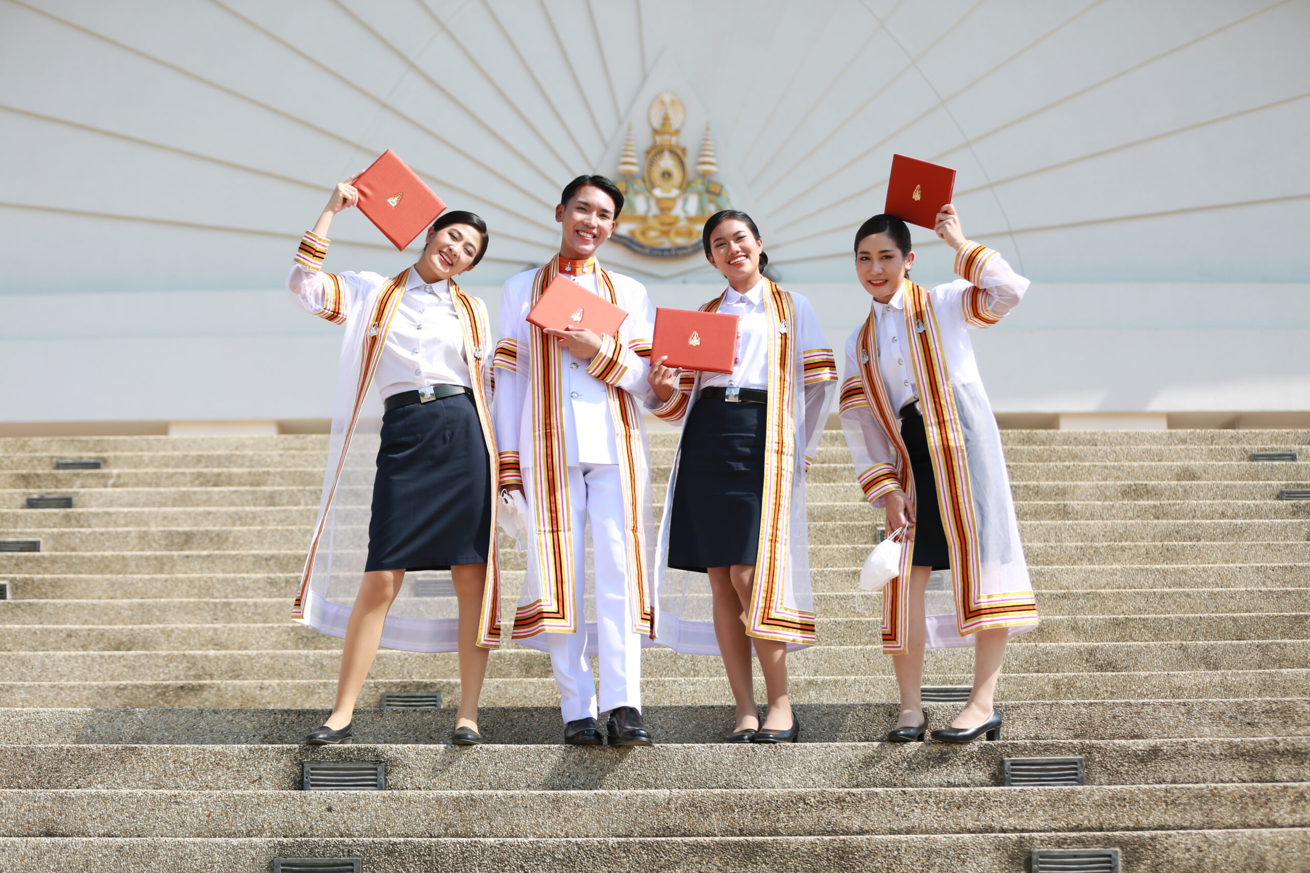 รับปริญญา